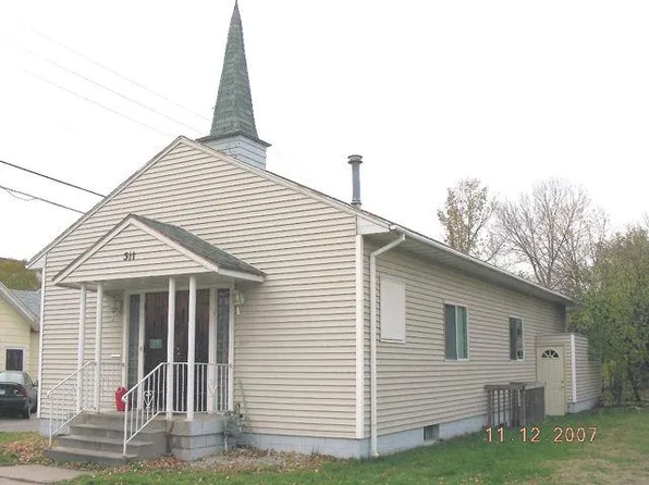 311 Center St, Winona, MN 55987