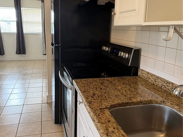 2804 River Ridge Blvd — Photo 6
