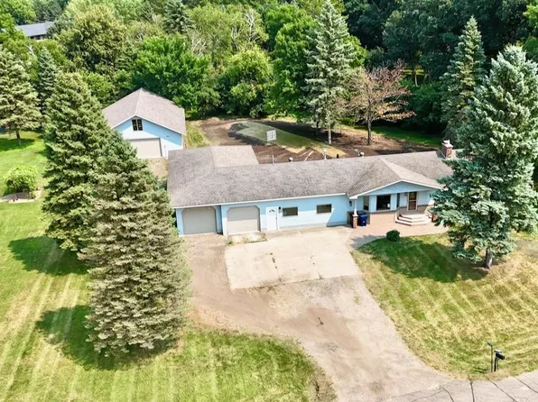 2118 Woodland Ln, Fergus Falls, MN 56537