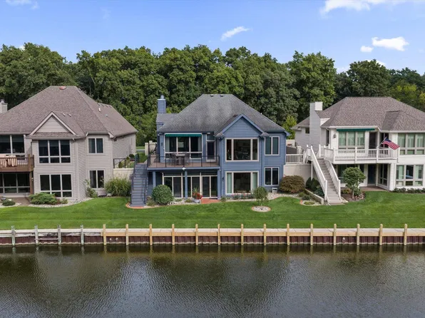 709 Bittersweet Cove Dr, Mishawaka, IN 46544