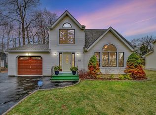 4112 Devon Dr, Tobyhanna, PA 18466