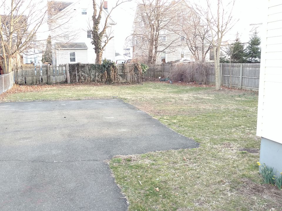 2nd image of 170 William St