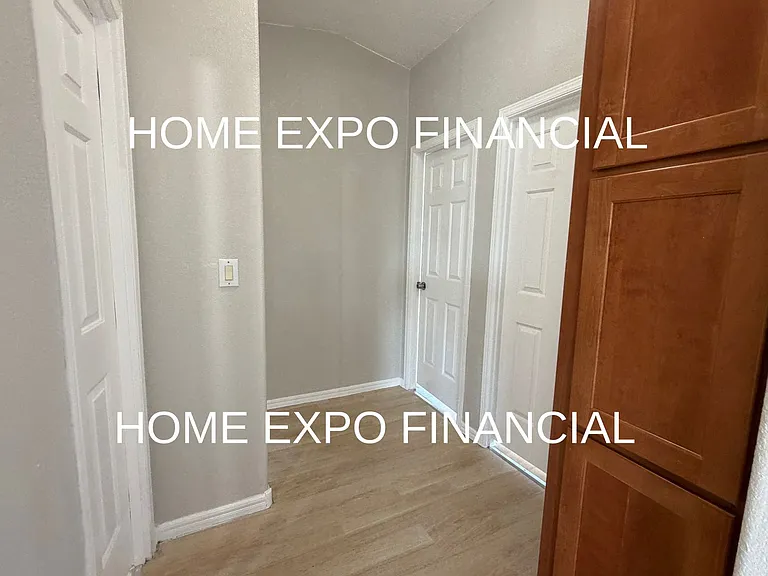26590 Franklin Ave — Photo 12