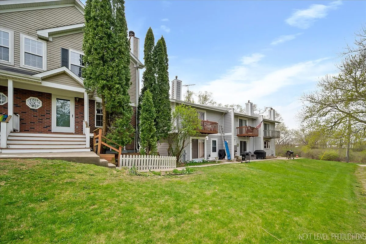 781 Highview Ct photo 1