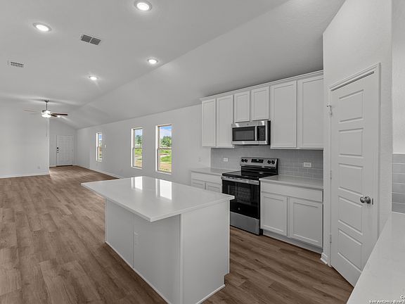 4th image of 1521 Golden Wheat