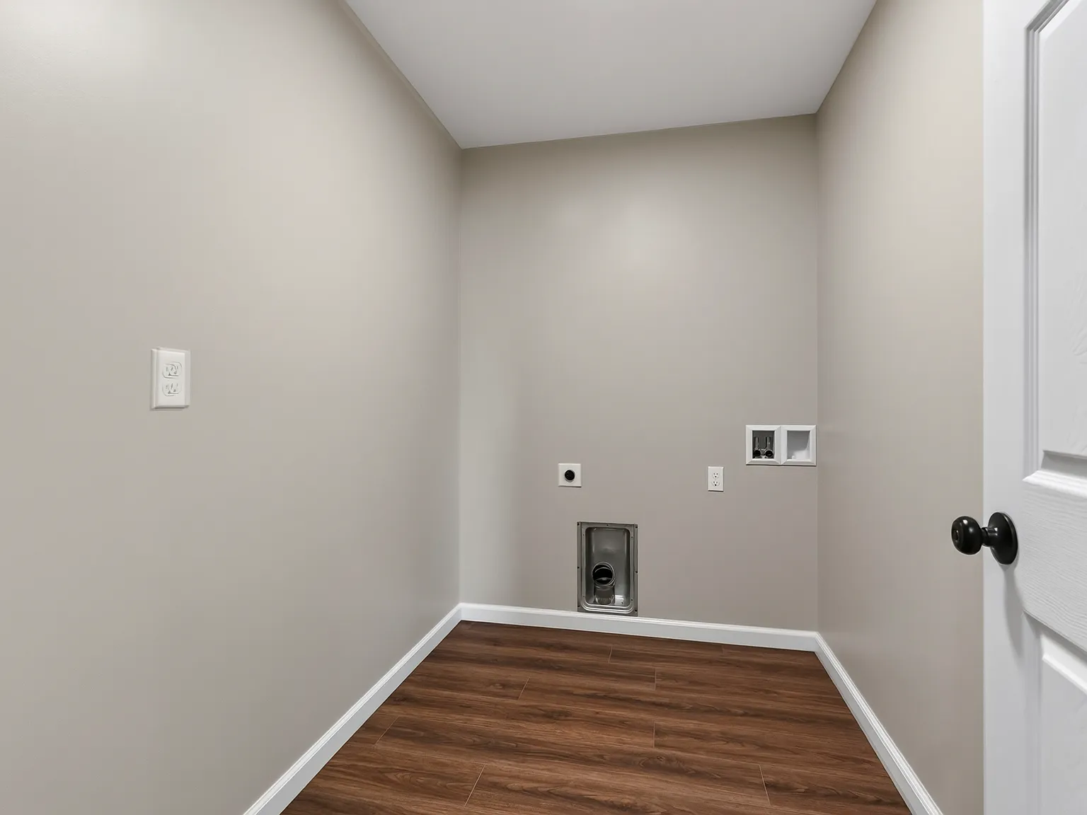 3 bed, 1400 sqft, $2,300 — Photo 4