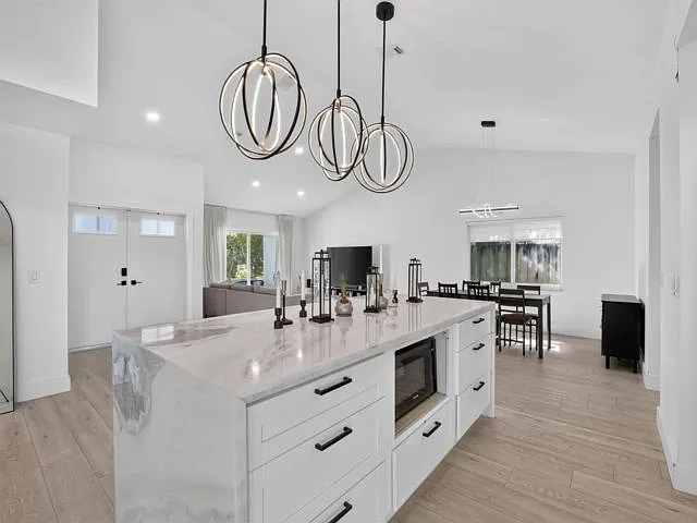 16709 SW 5th Ct — Photo 10
