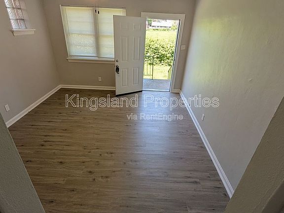 4th image of 4752 Pennsylvania Ave #4754