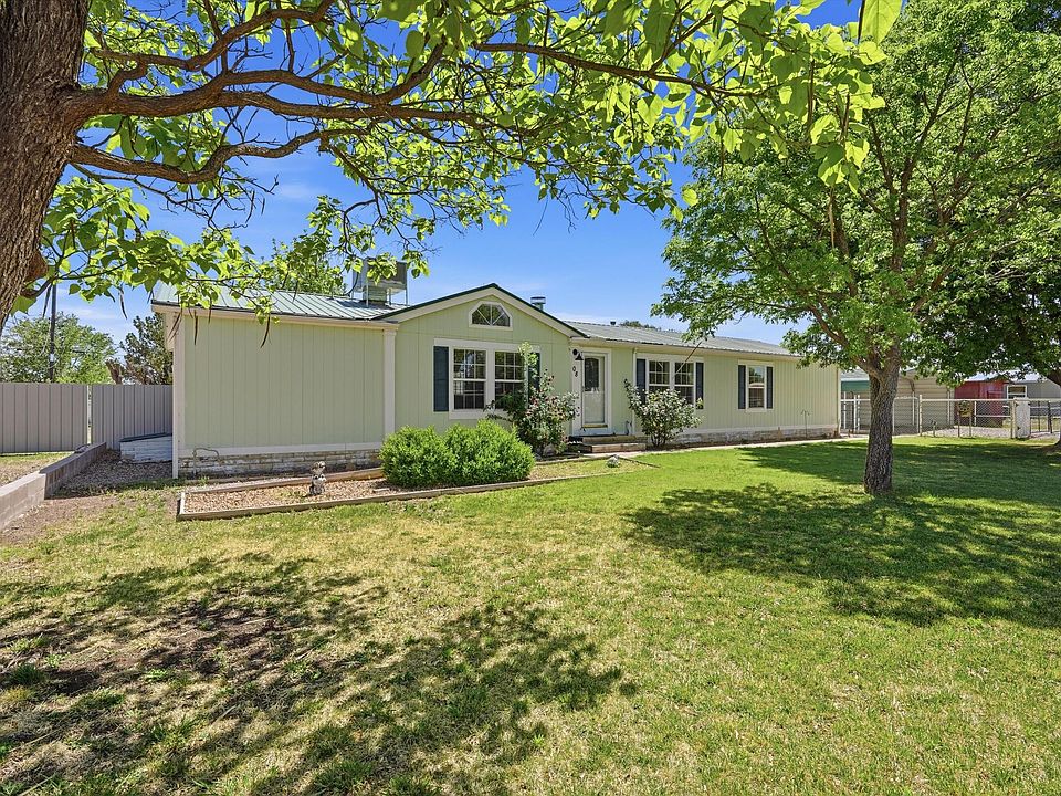 1st image of 8 Phillips Dr