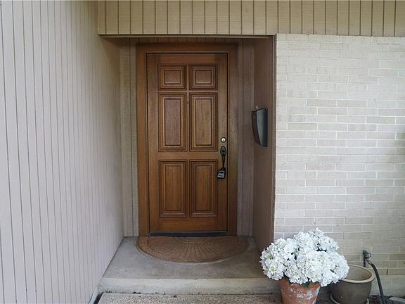 2nd image of 202 Hyde Park Dr