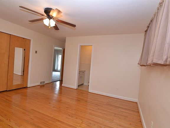 4th image of 155 Ash Dr