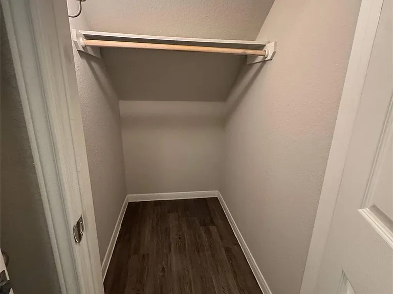 149 Camelot Place Ct — Photo 10