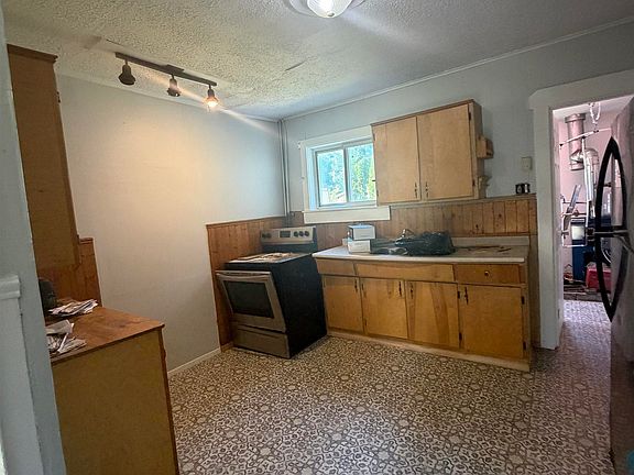 2nd image of 14 Oxford Ave
