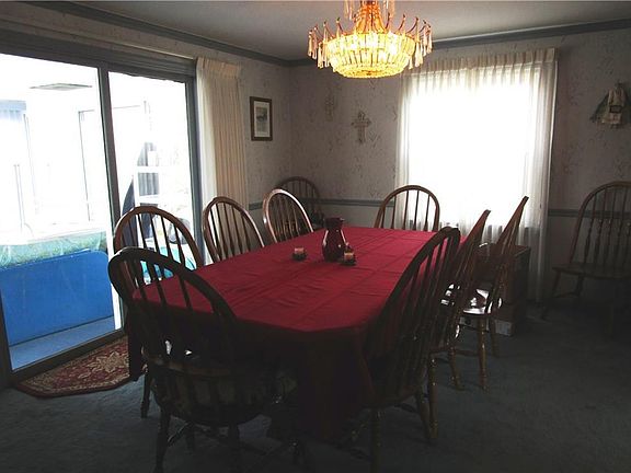 5th image of 34 Old Farm Cir