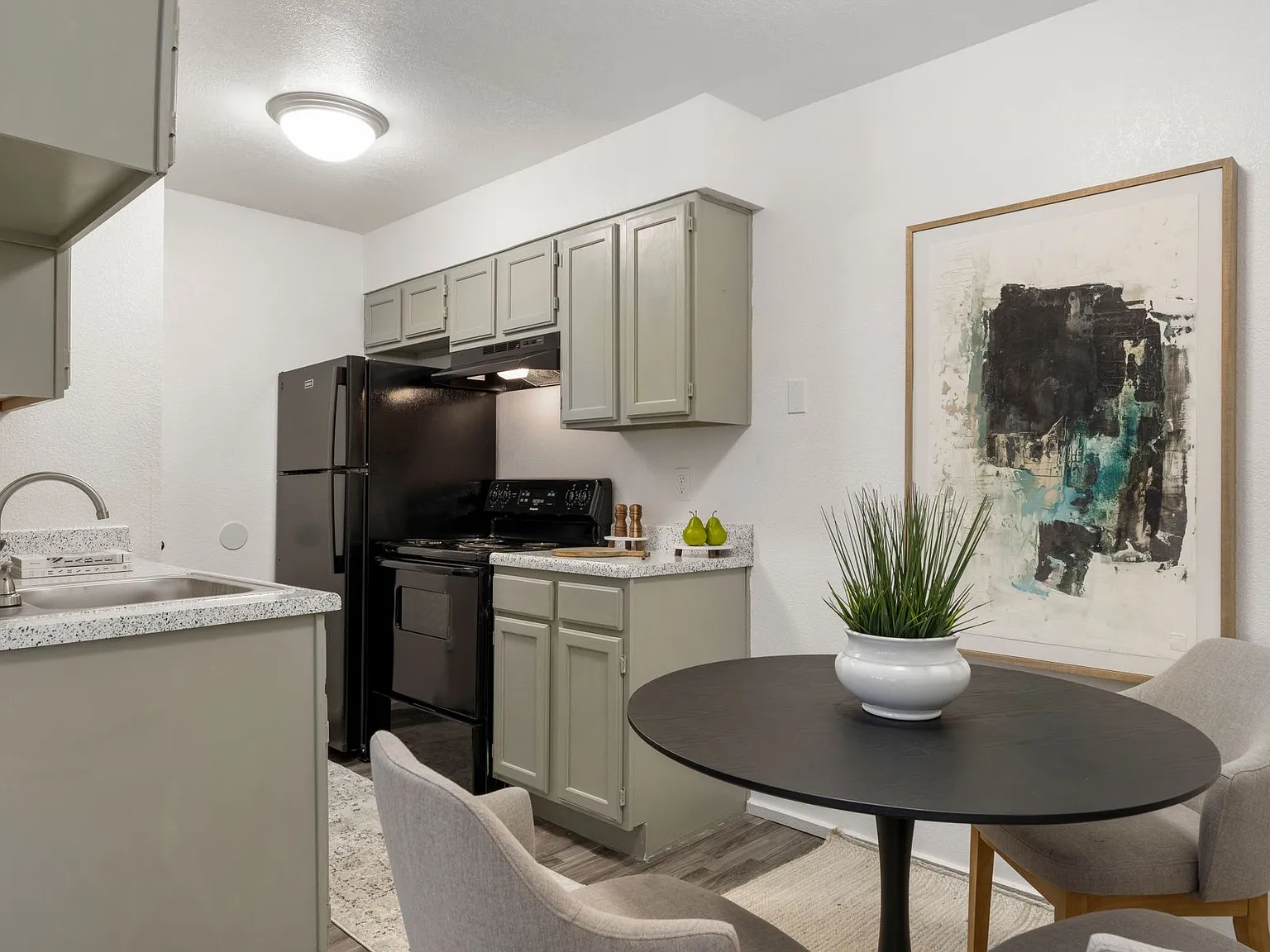Hampton Woods - $250 Off Move-In Costs! — Photo 4