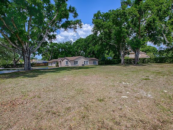 5th image of 100 Sandy Oaks Pl