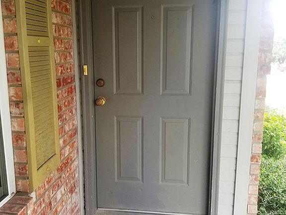 2nd image of 313 Creek St APT D