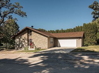 107 Carter St SW, Hopkinton, IA 52237