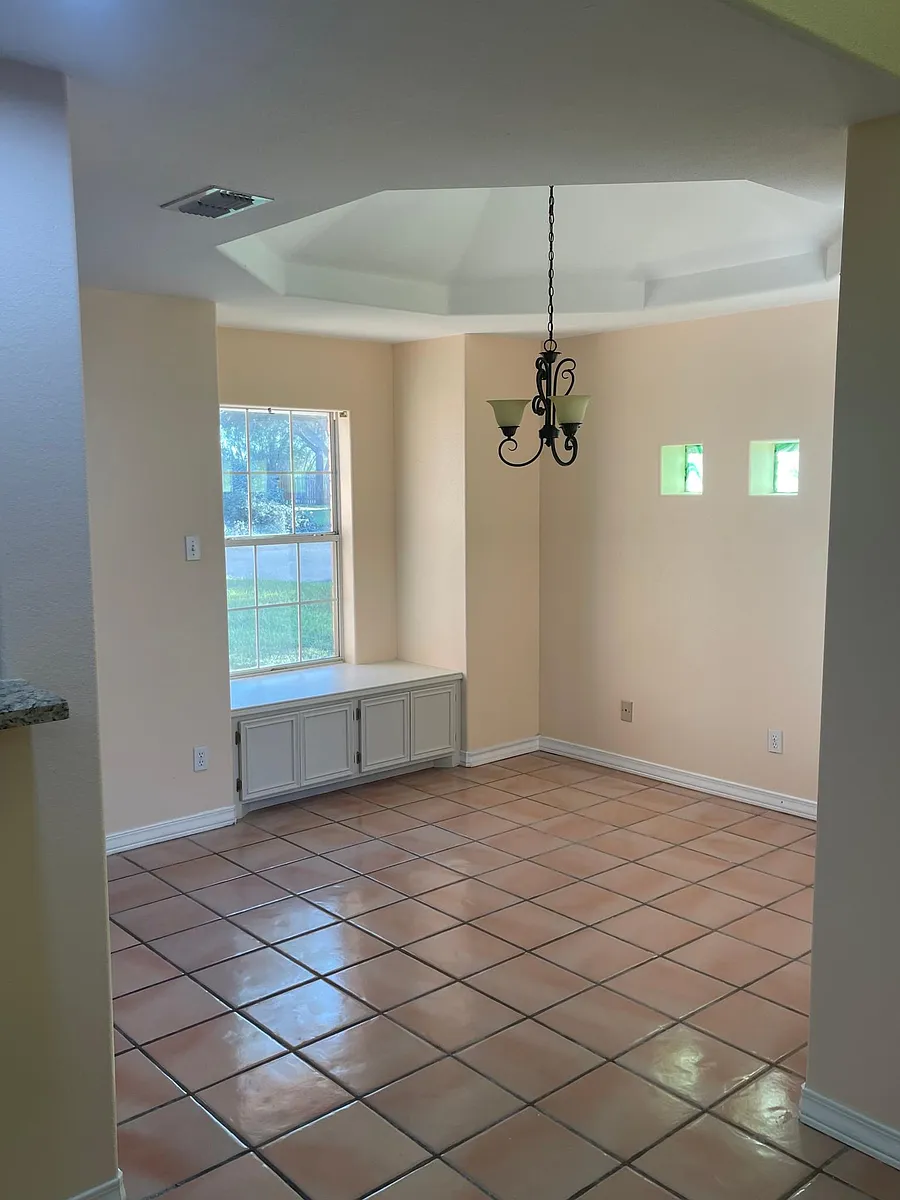 Building Photo - 2415 Pheasant Dr