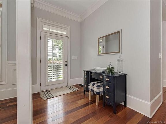 3rd image of 670 Vendue Pl