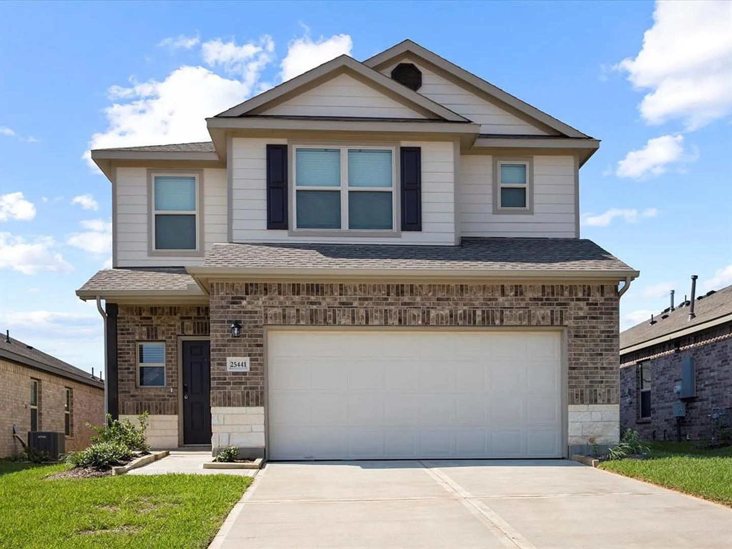 Pre-Leasing Now! Secure Your 3-Bedroom, 2.5-Bathroom Home in Magnolia Springs with Fenced in Back... — Photo 2