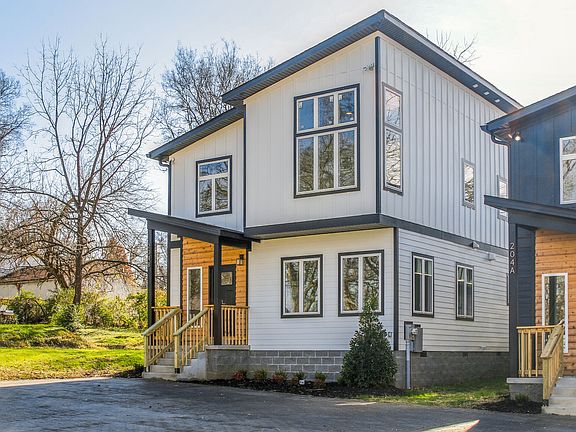 3rd image of 204B Queen Ave