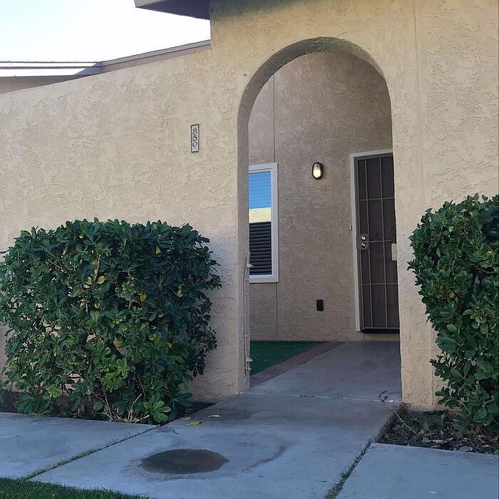 1st image of 850 N Stapley Dr