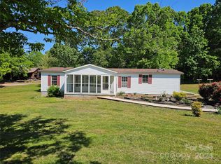 2136 Pa Jolly Ln, Granite Falls, NC 28630
