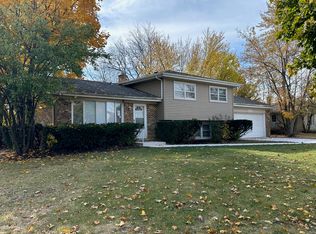 523 E Weathersfield Way, Schaumburg, IL 60193