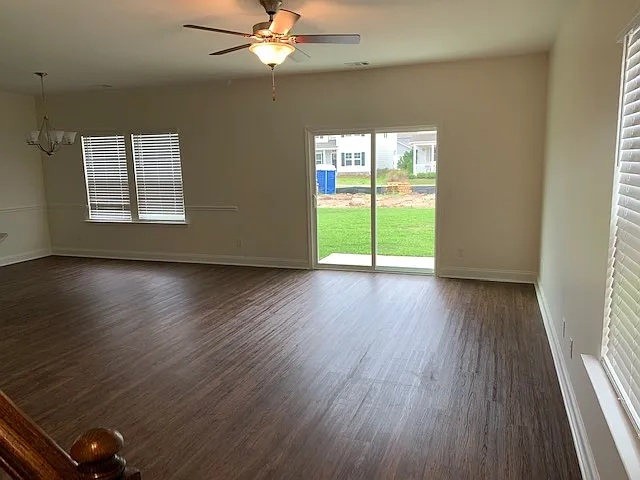 4 bed, 2.5 bath, 1800 sqft, $2,195 — Photo 4