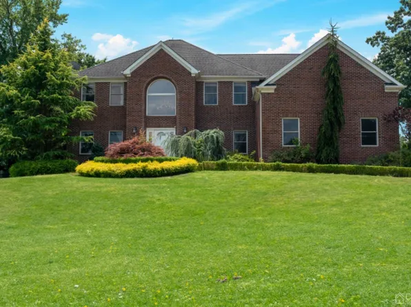 9 La Jolla Rd, Old Bridge, NJ 08857