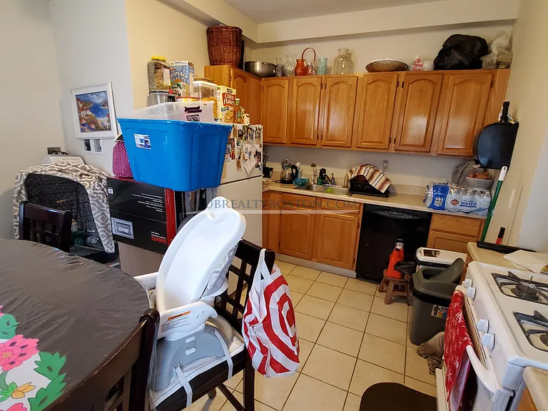 368 Crescent St #1 — Photo 6