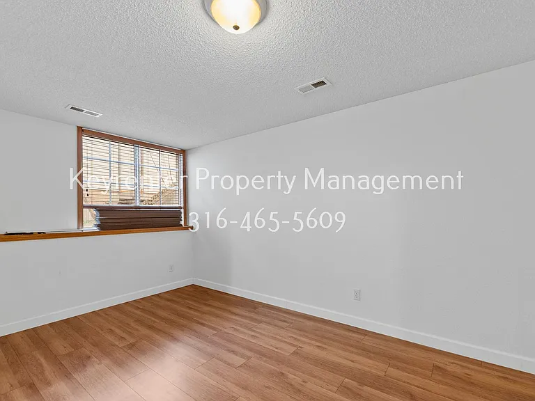 517 E Minneha Ave — Photo 26