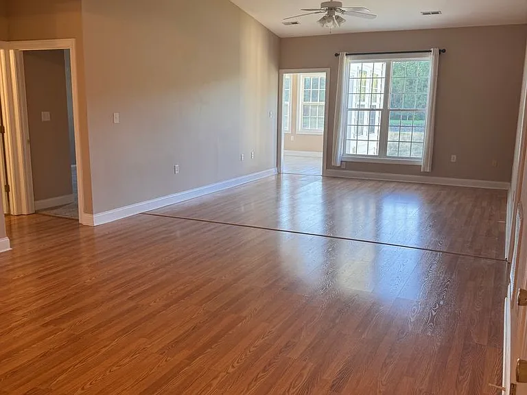 10 Shoreline Dr — Photo 8
