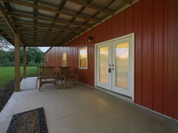 1582 Hellsneck Ln, Waverly, TN 37185