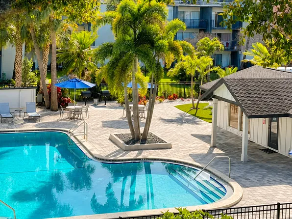 WestShore Apartments