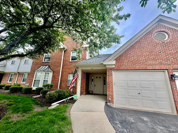 21 Ashburn Ct #Av1, Schaumburg, IL 60193