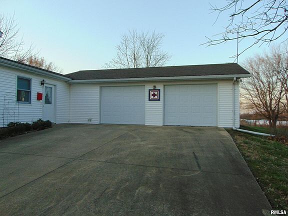 5th image of 105 Cherry Ln