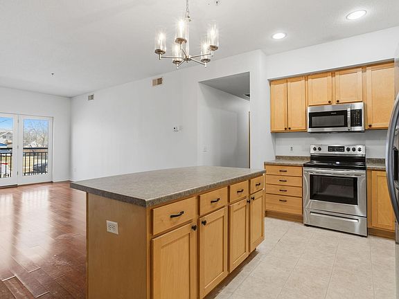 5th image of 2900 11th Ave S APT 113