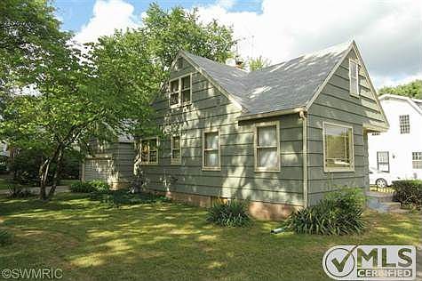 2nd image of 924 W Highland Blvd