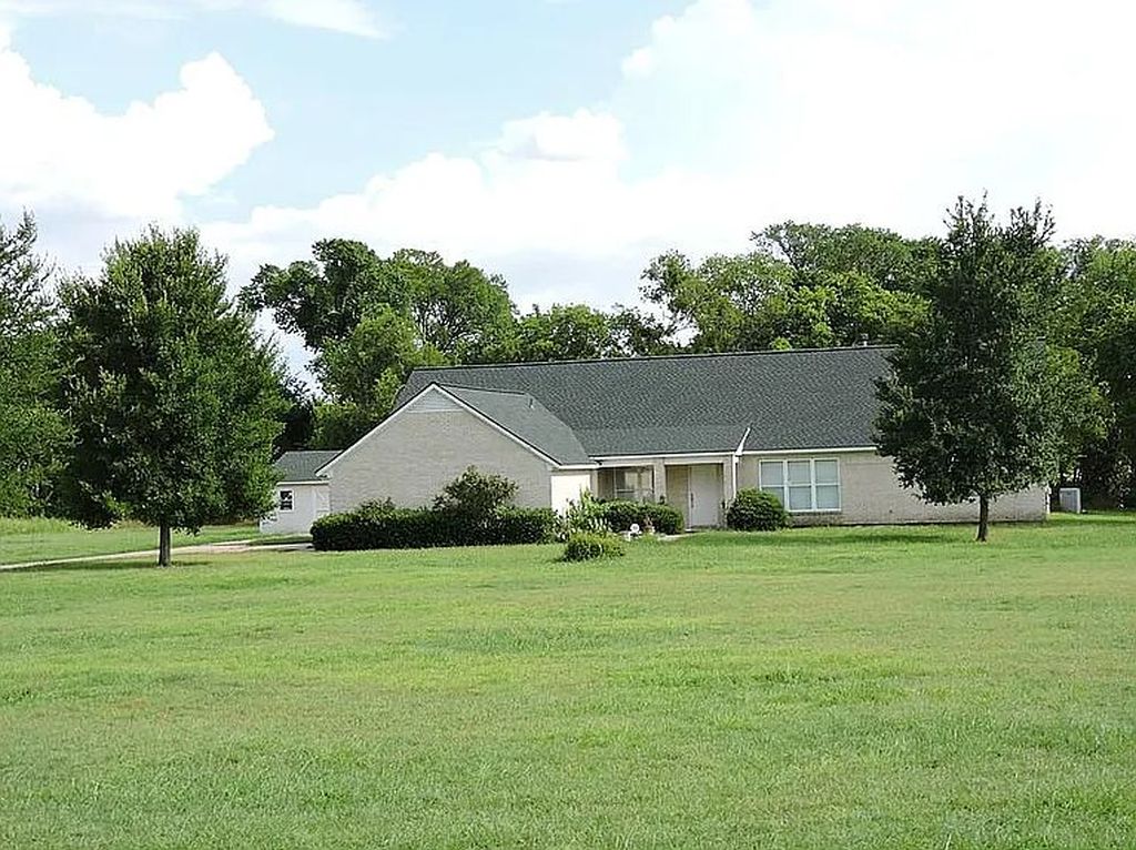 8149 Bob White Rd - Property Image