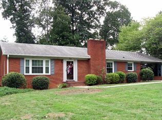 6200 Parkfield Ln, Clemmons, NC 27012