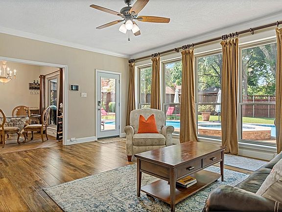 4th image of 114 Stone Mountain Ct