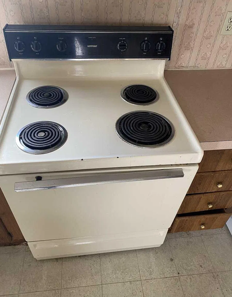 3 bed, 1200 sqft, $1,000 — Photo 3