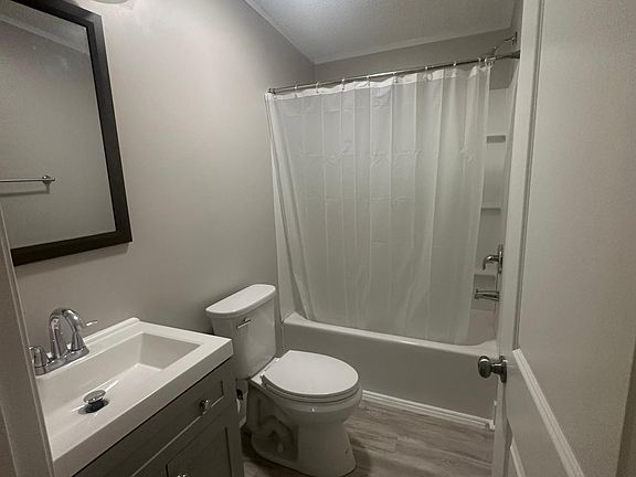 5th image of 806 Red Lighthouse Ln