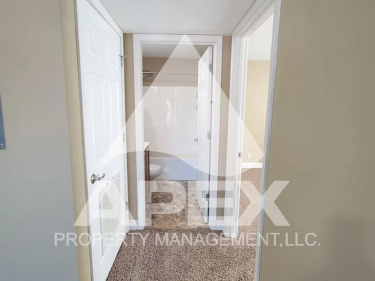 Avalon Apartment Homes — Photo 11