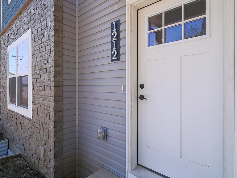 1192 Devils Glen Rd — Photo 9