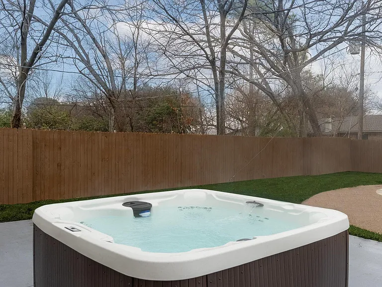 6048 Holiday Ln — Photo 36