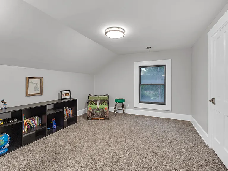 2330 Coach Rd — Photo 28