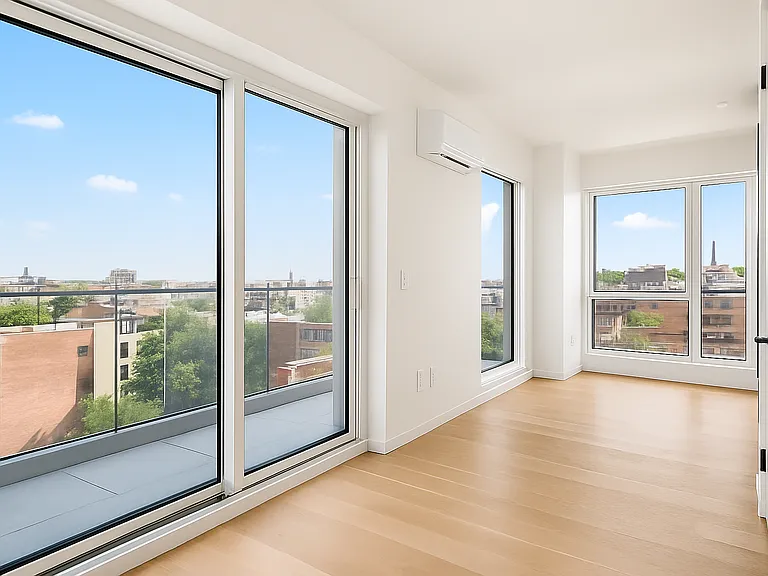11-14 35th Ave #917 — Photo 9